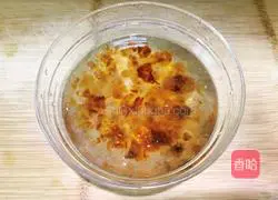 Peach gum stewed with snow pear Illustration of how to do it 1