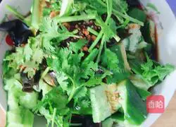 Illustration of how to pat cucumbers 11