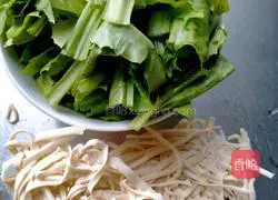 Illustration of how to make whistle noodles 2