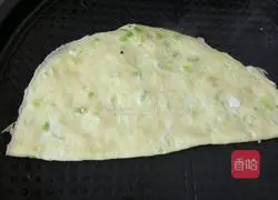 Illustration of how to make chive egg pancake 11