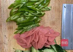 Illustration of how to make fried ham with cucumber 2