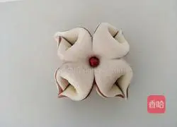 Illustrations of how to make super-looking steamed buns 10