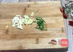 Illustration of how to make pork liver slices in sour soup 5