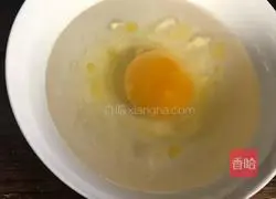 Illustration of how to steam poached eggs with rice wine 4