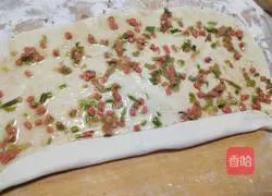 Illustration of how to make onion-flavored ham rolls 6