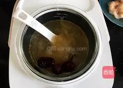 Illustration of how to make red date and white fungus soup 9