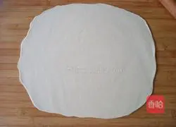 Illustration of how to make milk-flavored flower rolls 5