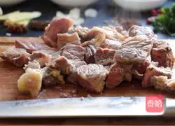 Illustration of how to make radish stewed beef brisket 3