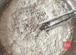 Illustration of how to make rice cooker red date mud cake 5