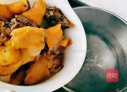 Illustration of how to make day lily and cordyceps flowers stewed in chicken soup 6