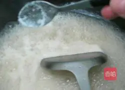 Enoki mushroom meat Illustration of how to make silk soup 6