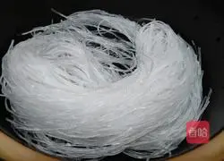 Illustration of how to make beef vermicelli pot 2