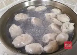 Illustration of how to make pork, lotus root and carrot dumplings 8