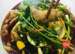 Illustration of how to make spicy and sour chicken feet in summer 7