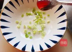 Illustration of how to make sour soup dumplings 4