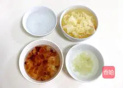 Illustration of how to make peach gum, white fungus and snow swallow soup 1