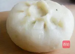 Illustration of how to make steamed buns stuffed with chives 14