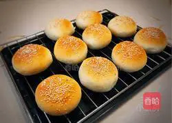 Illustration of how to make 65-degree tangzhong hamburger embryos 18