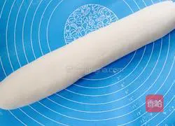 Illustration of how to cut steamed buns with whole wheat knife 6