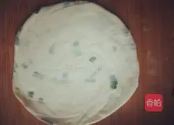 Illustration of how to make scallion pancakes 5