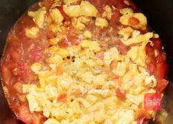 Illustration of how to make tomato and egg noodles 8