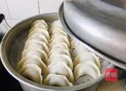 Illustration of how to make hot noodles and steamed dumplings 10