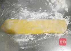 Illustration of how to make fried salt and pepper and black sesame pumpkin rolls 8