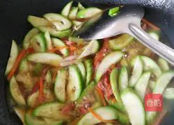 Illustration of how to make shrimp ball and loofah soup 2