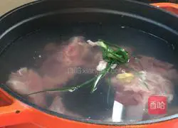 Illustration of how to make stick bone radish soup 6