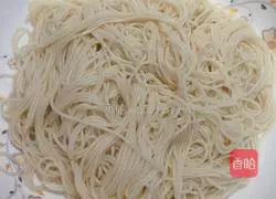 Illustration of how to make scallion oil noodles 6