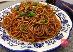 Illustration of how to make scallion oil noodles 11