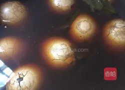 Illustration of how to make spiced tea eggs 8