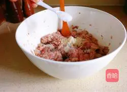 Chives and hairtail fish dumplings#New Year's Eve dinner recipe illustration 9