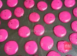 Illustration of how to make dragon fruit and egg soft cake 8