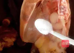 Illustration of how to make fire-fighting carrot and chicken soup 6