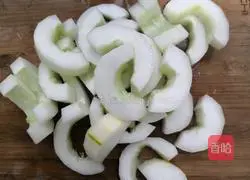 Illustration of Douban Old Cucumber Soup 3