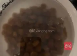 Illustration of how to make pearl milk tea (family version) 5