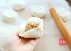 Illustration of how to make sauced pork buns 9