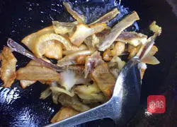 Saute bacon with garlic Illustration of how to do it 7