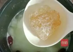 Tremella, snow pear and red date soup Illustration of how to do it 8