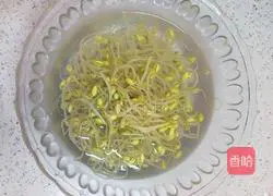 Illustration of how to make cold soybean sprouts 3