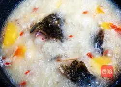 Illustration of how to make papaya fish soup 9