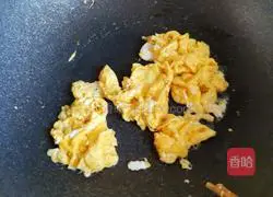 Illustration of how to make stir-fried vermicelli with leeks and eggs 6