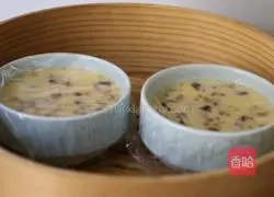 Illustration of how to make peach gum and egg custard 7