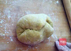 Illustration of how to make northern Shaanxi bean paste cake 2