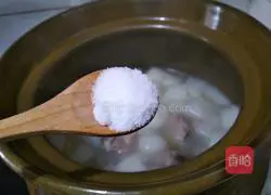 Illustration of how to make radish and pork ribs soup 11