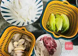 Illustration of how to make Kway Teow Soup 1