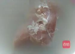 Illustration of how to make fried yam with sliced meat 1