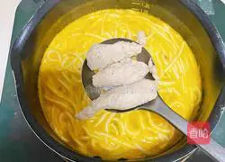 How to make sour soup noodles Illustration 5