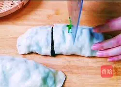 Illustration of how to make Shaanxi snack chive rolls 17